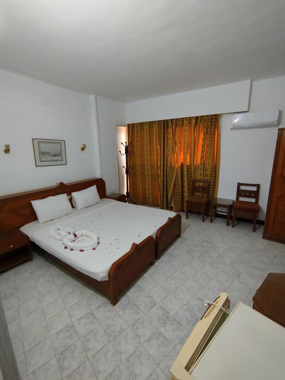 Sara Hotel Assuan Esterno foto